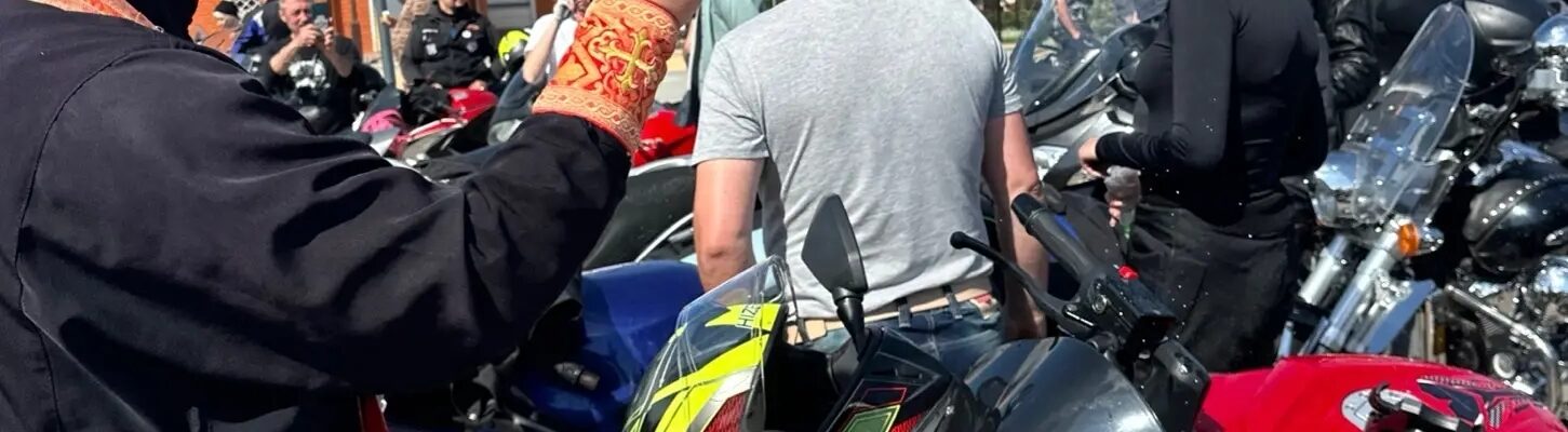 Священнослужитель благословил начало мотосезона