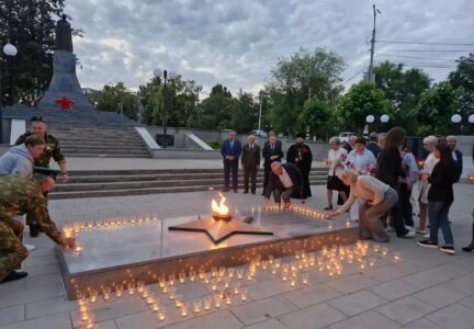 Секретарь Россошанской епархии принял участие в возложении в день начала Великой Отечественной войны