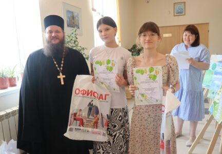 В воскресной школе «Добро» прошел епархиальный конкурс детских рисунков «Мы рисуем Божий мир»