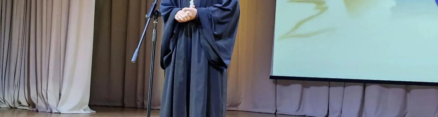 Клирик благочиния посетил традиционный Бал медалистов