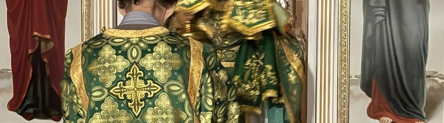 Ночное богослужение в храме во имя святого благоверного князя Александра Невского Воскресенского Белогорского мужского монастыря