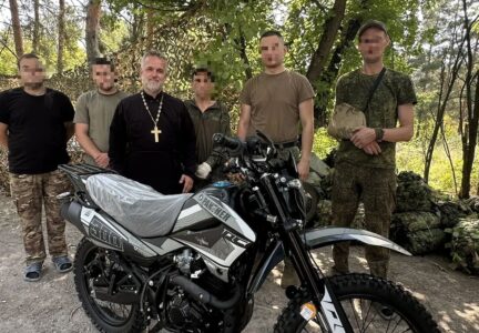 Священнослужитель передал в зону СВО мототехнику
