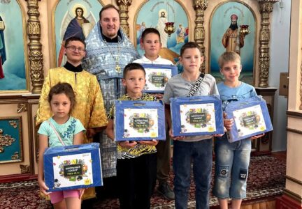 В Россошанском благочинии подведены итоги благотворительной акции «Собери ребенка в школу»