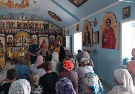 Храм Рождества г. Россошь посетил сотрудник надзорных органов