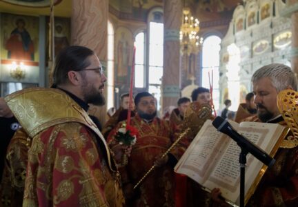 В преддверии престольного праздника Правящий Архиерей совершил всенощное бдение в Свято-Ильинском кафедральном соборе города Россоши