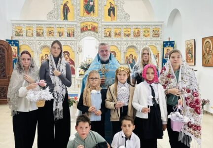 На Приходе Успенского храма прошла благотворительная акция «Белый Цветок»