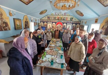 Священнослужители благочиния поздравили прихожан с Днем пожилого и Днем учителя